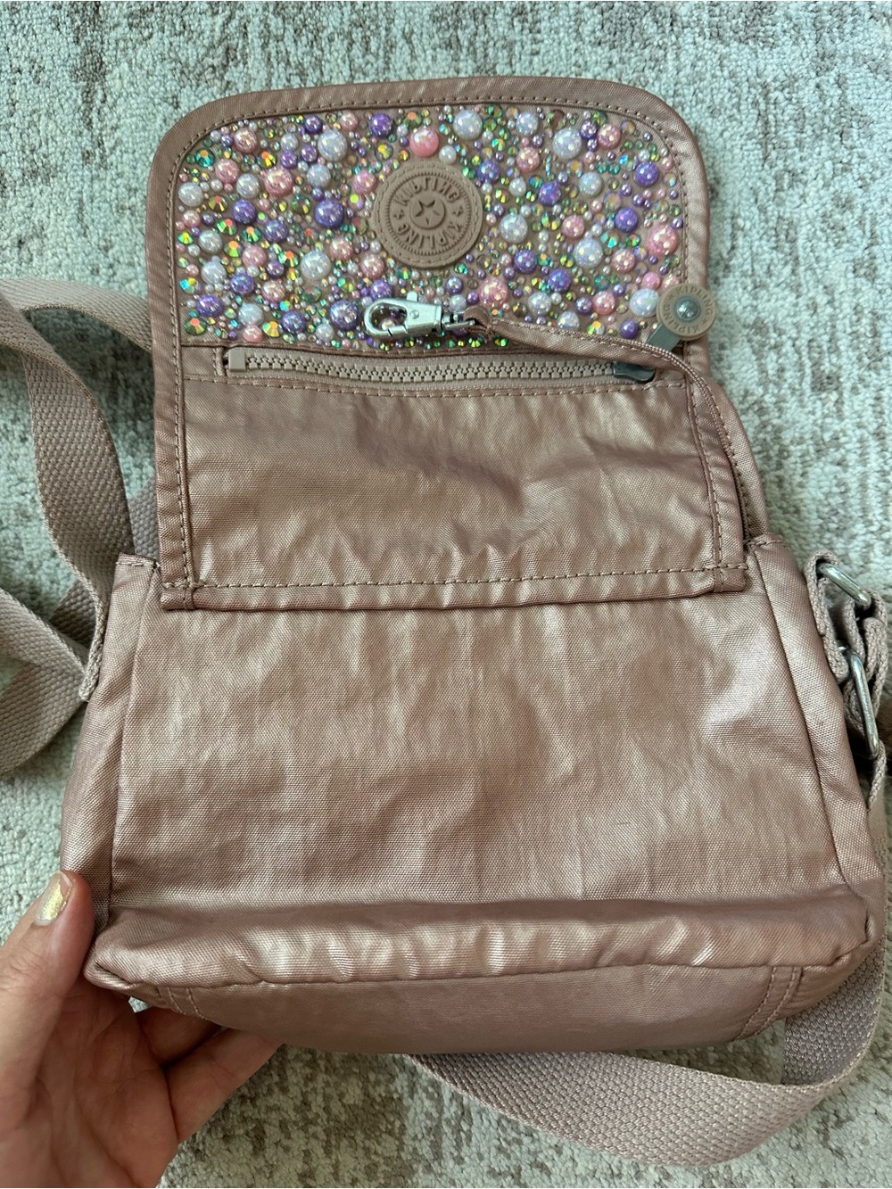 Kipling Metallic Blush Pink Small Crossbody bag. One of a kind - Picture 4 of 5